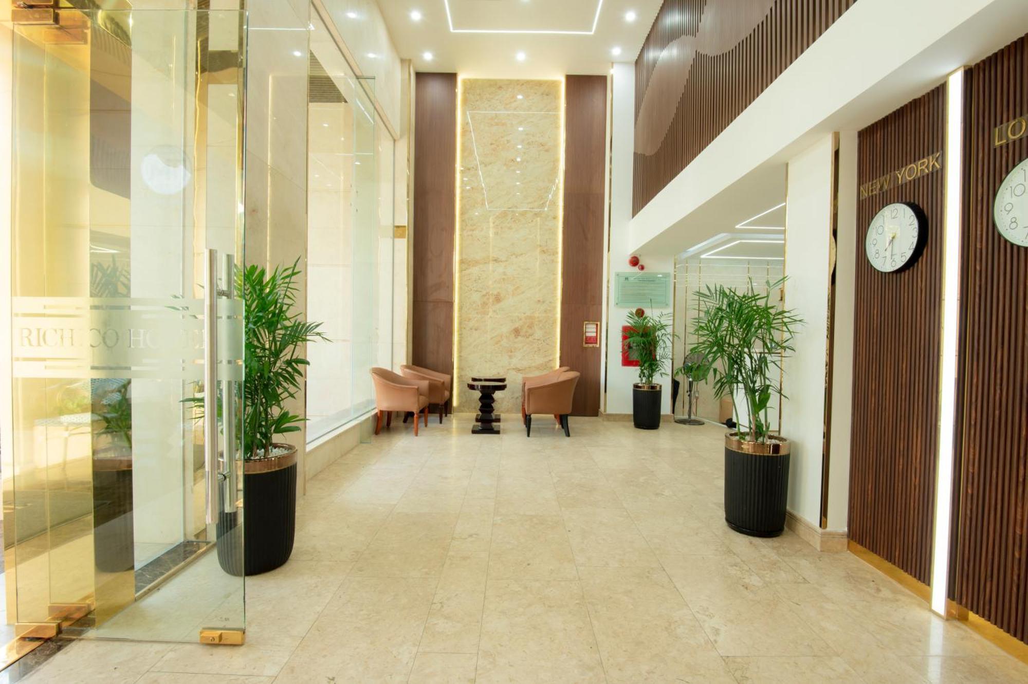 Richico Apartments And Hotel Дананг Екстер'єр фото